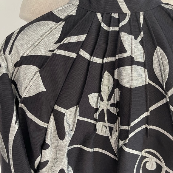 Armani Collezioni Metallic Silver and Black Coat - Picture 4 of 12